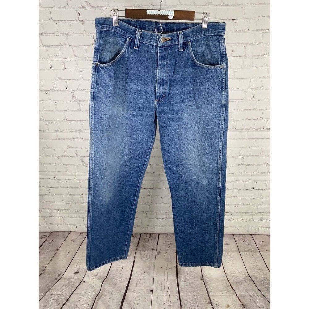 VTG Rustler Medium Wash Denim Blue Straight Leg Mid Rise Menβs Jeans (36 x 31)